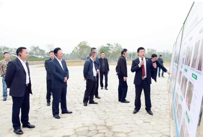 雅安市检察院党组书记检察长刘孝勇一行到眉考察交流检察工作