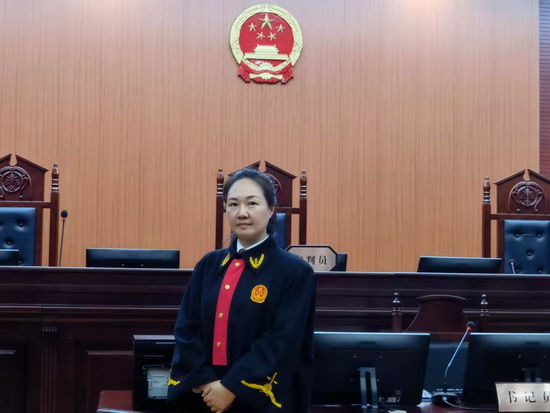 刘艳二.jpg
