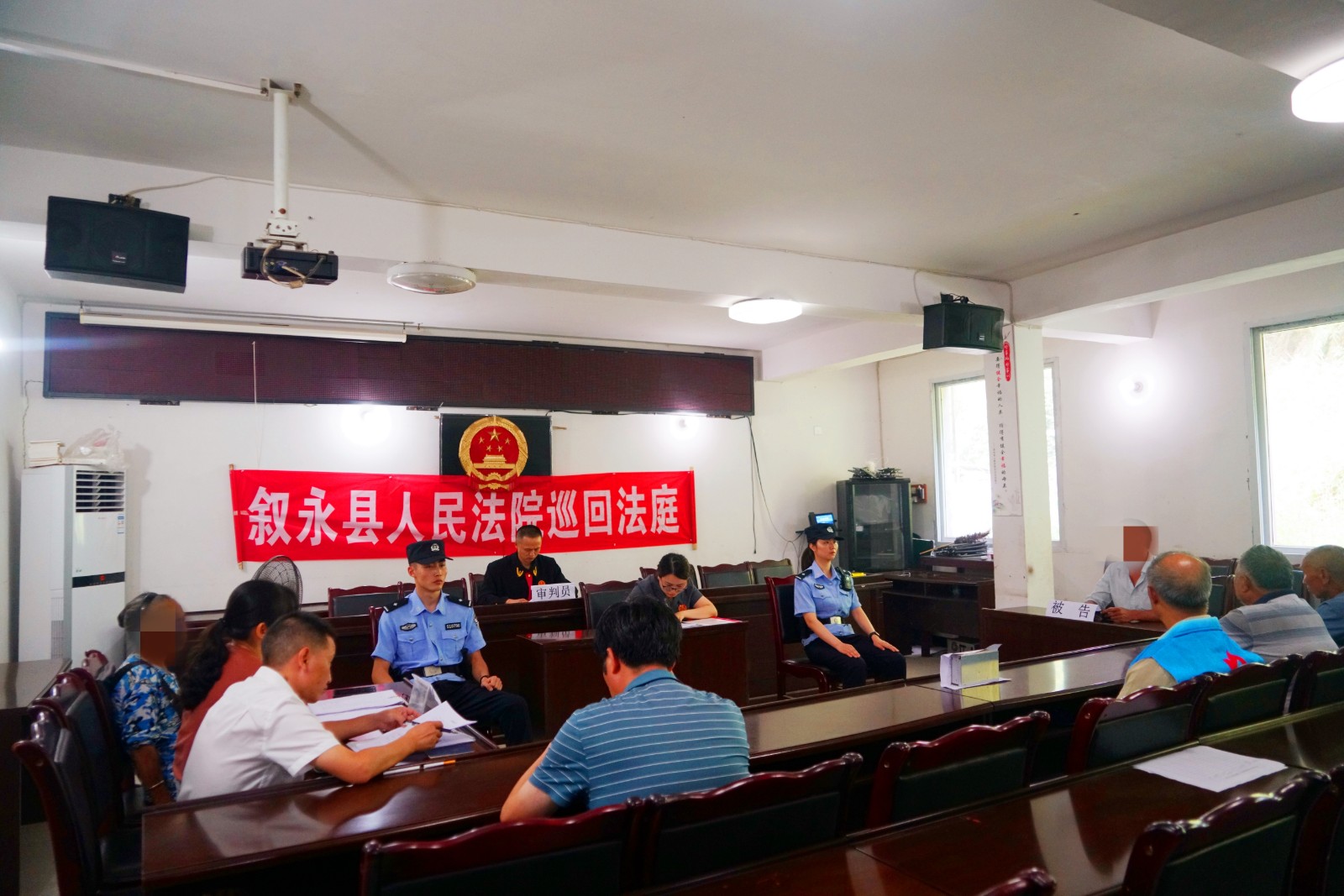 巡回审判现场 - 复件.JPG