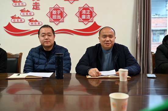 在退休干部欢送仪式上2.jpg